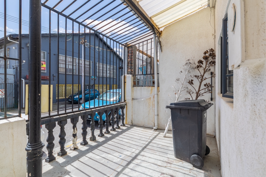 2 Bedroom Property for Sale in Woodstock Western Cape